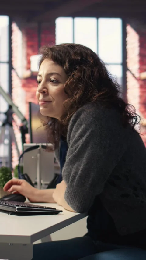 Vertical Video IT expert writing code and debugging on artificial intelligence 스톡 동영상 308492929