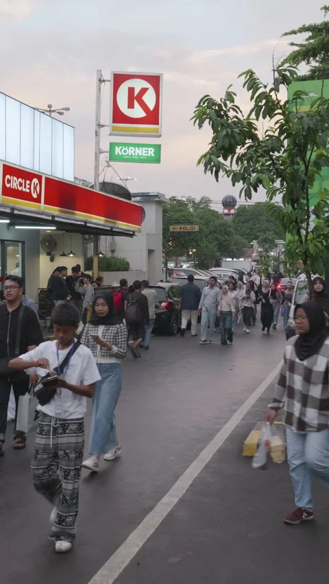 Vertical video - Jakarta Streets Stock Footage 330512093