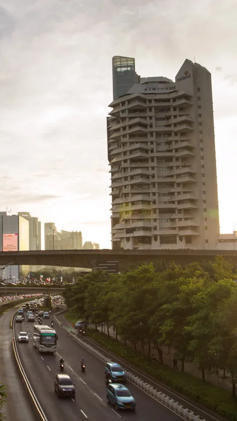Vertical video - Jakarta Sunset Timelapse Stock-Footage 280350761