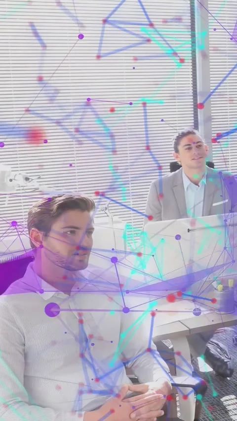 Vertical video: Lead presenting in tech causing node overlay sweeping over team 動画素材 333480321