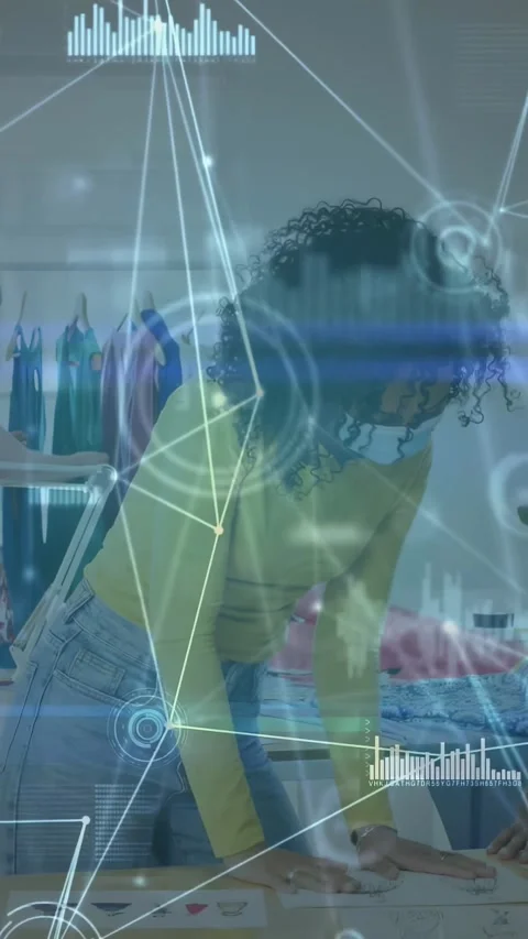 Vertical video: Maker pressing pattern on cut table after peer tap, AR aligning 스톡 동영상 329875985