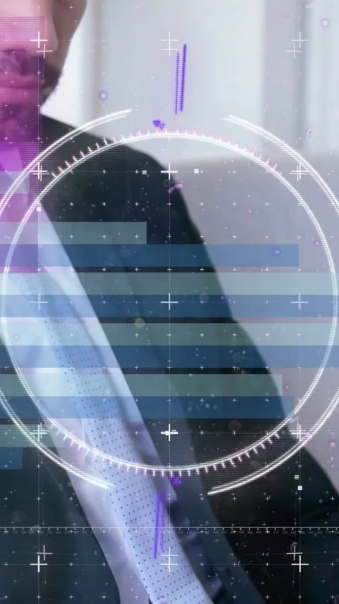 Vertical video: Male exec leaning as camera pulling back, HUD circling tie, Vidéo 332845562