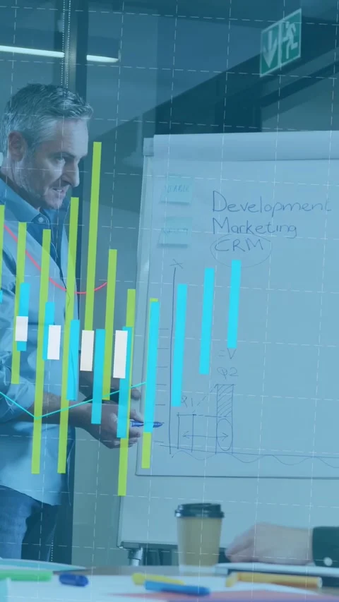 Vertical video: Man presenting flipchart, tapping tablet and causing biz data 스톡 동영상 333480152