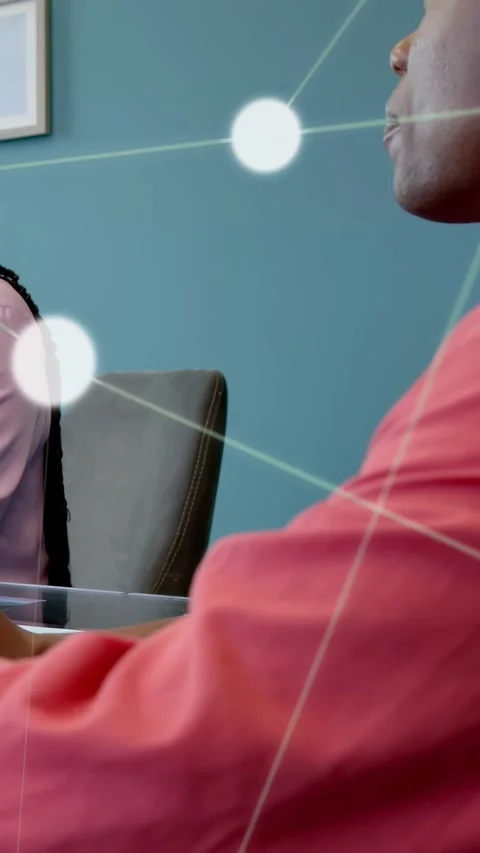 Vertical video: Man starting speaking for business discussion, animated nodes Stock Footage 333744463