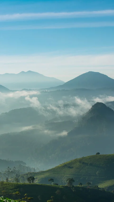 Vertical video - Mountain Day Timelapse Video stock 280379395