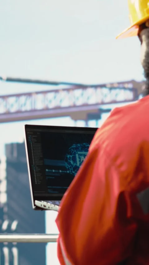Vertical video Offshore platform crew using artificial intelligence program on Stock Footage 319716718