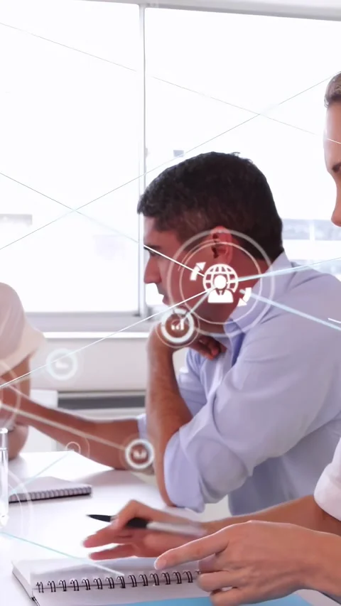 Vertical video: Peer showing page causing man leaning over docs in business Vídeo Stock 334603068