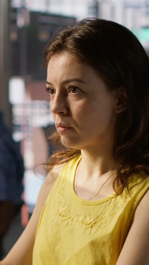 Vertical video Portrait of smiling programmer creating machine learning models 스톡 동영상 319471398