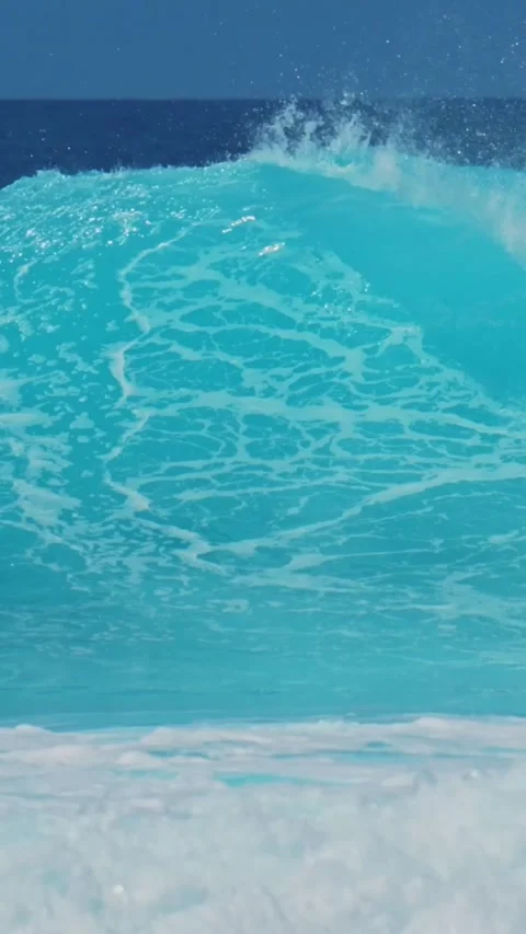 Vertical video of powerful ocean wave Stock Footage 315775576