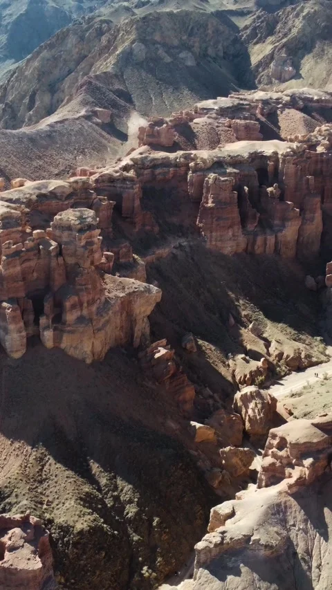 Vertical video: Sandstone labyrinth and towers Martian Charyn Canyon, Kazakhstan Видео 336692077