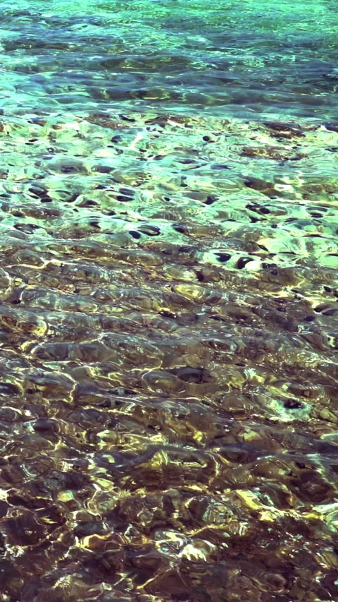 Vertical video, Sea waves 動画素材 283361467