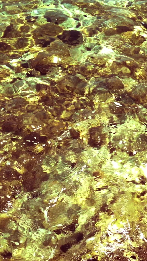 Vertical video, Sea waves 動画素材 283369005