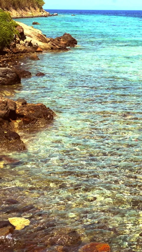 Vertical video, Seaside and waves Stockbeeldmateriaal 283365004