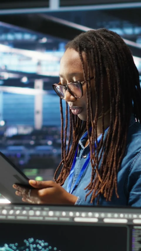 Vertical video Server farm engineering team using AI algorithms and node tree Stock-Footage 307969554