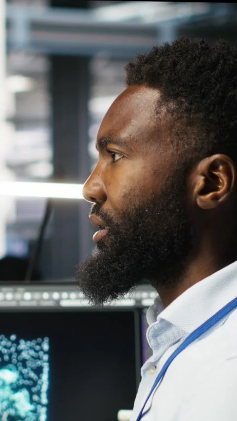 Vertical video Server hub admin using neural network node tree tool to optimize 스톡 동영상 308752791