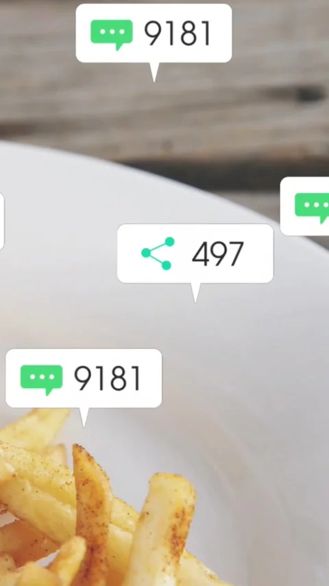 Vertical video: Sesame bun hovering starting badges popping over white plate Stock Footage 328398694