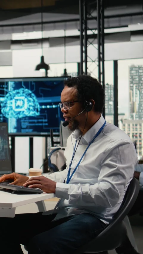 Vertical video Startup programmers doing tech support, helping users fix errors Stock Footage 323028731