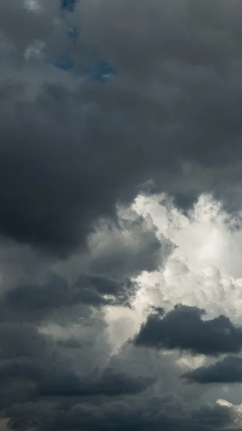 Vertical video - Storm Clouds Timelapse Stock-Footage 330533781