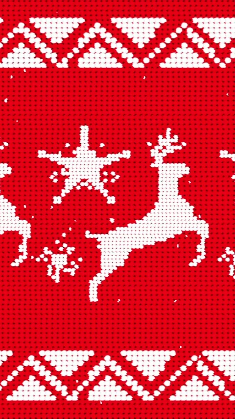 Vertical video: Subtle pan starting, view jittering, revealing reindeer and 動画素材 348570257