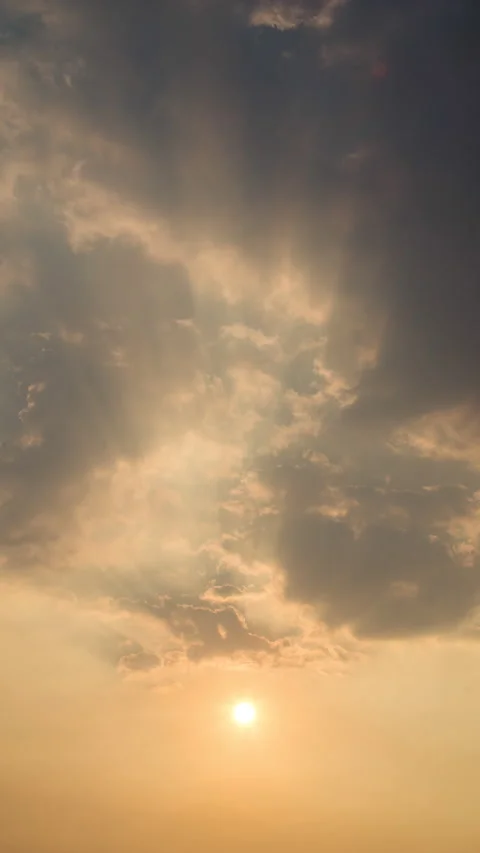 Vertical video - Sunset Cloudy Timelapse Video stock 280184655