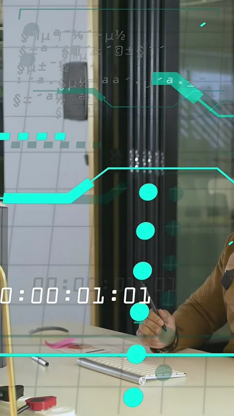 Vertical video: Support agent tapping mic and taking call, man gesturing, teal 動画素材 333896006