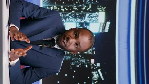 Vertical video Television host starting late night show Video stock 247472599