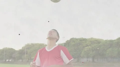 Vertical video: Tracking tossed soccer ball, man heading ball for control drill 스톡 동영상 333063922
