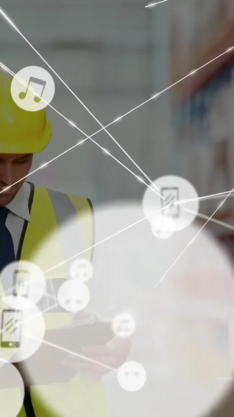 Vertical video: Warehouse worker writing clipboard, sync causing node overlay Stockbeeldmateriaal 334391646