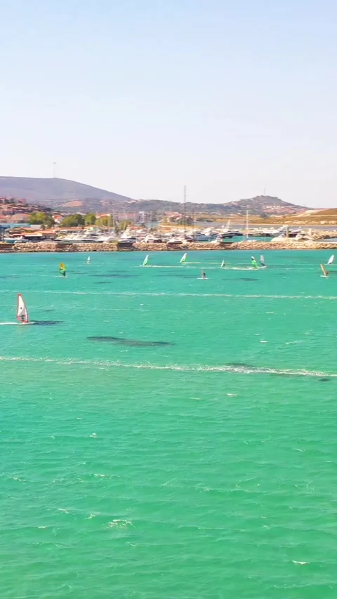 Vertical video of windsurfers Stockbeeldmateriaal 292608413