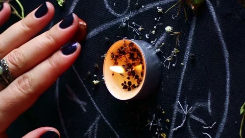 Vertical video, Witch hands performing a black magic ritual 스톡 동영상 246541494