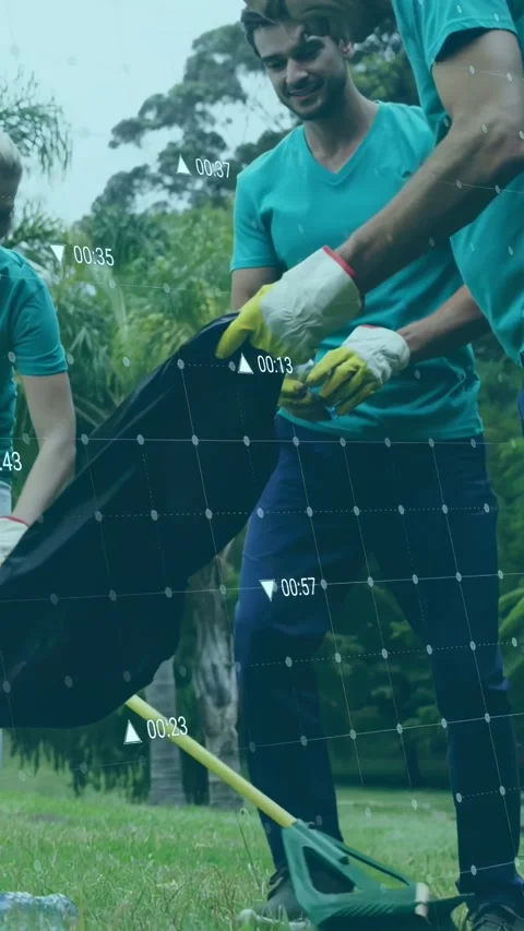 Vertical video: Woman raking debris, team holding bag and adding bottle, overlay Vídeo Stock 333953653