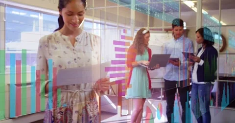 Vertical video: Woman stepping in annotating pages for business report analytics 库存影片 334036694