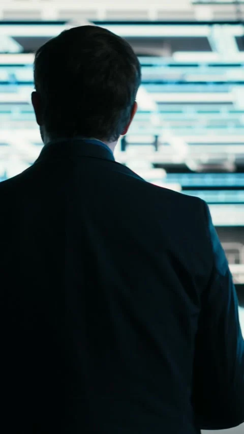 Vertical video Writing code, tablet closeup and engineer in data center 動画素材 329713799