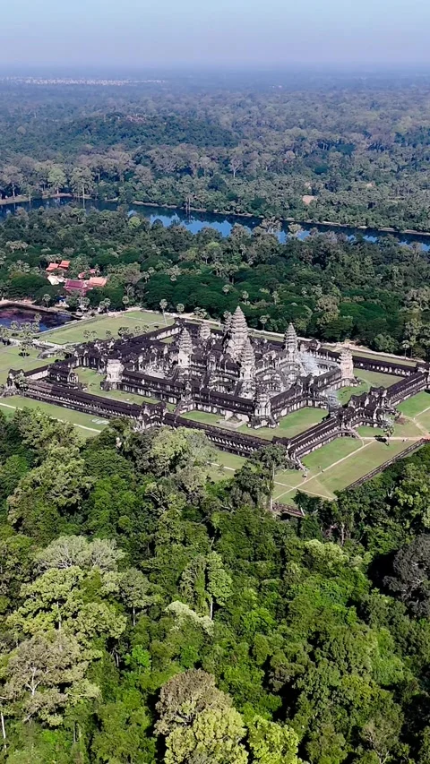 Vertical view of Angkor Wat temple complex, Siem Reap Cambodia – 4K Video stock 325079100