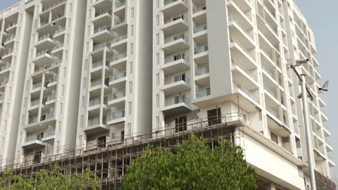 Vertical view of a building, Vertical view of white building Video stock 147685697