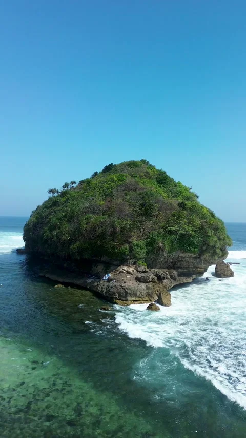 Vertical View Coastal Surf Tanjung Penyu Beach Malang August 5 2026 Video stock 342585493