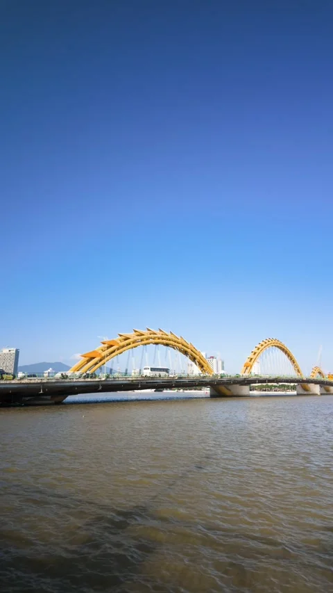 Vertical View of Dragon Bridge Over Han River, Da Nang 스톡 동영상 347935857