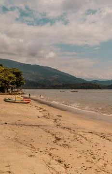 Vertical view of the empty Jabaquara Beach in the town of Paraty Stock Photos