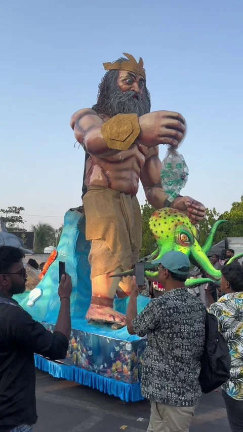 Vertical view of giant Poseidon sea pollution float at Panjim Carnival in Goa 库存影片 343134873