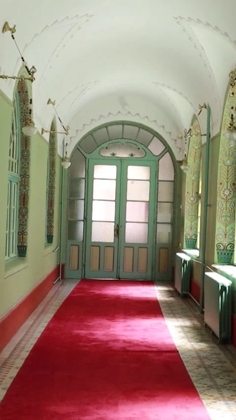 Vertical View of Historic Corridor and Wooden Doors in Synagogue 動画素材 330368422