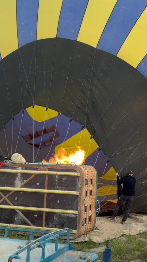 Vertical View Inside a Hot Air Balloon During Flame Burst Stock Footage 337285541