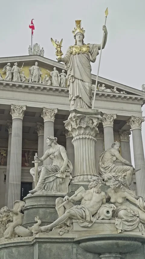 Vertical view of the Pallas Athena statue outside the Austrian Parliament Vídeos de archivo 342341786