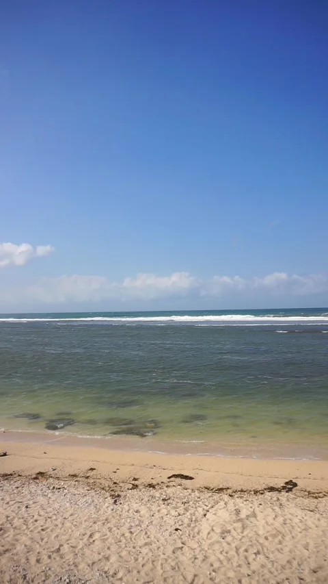 Vertical views of the sea with small waves,natural panoramas during the day Video stock 246918765