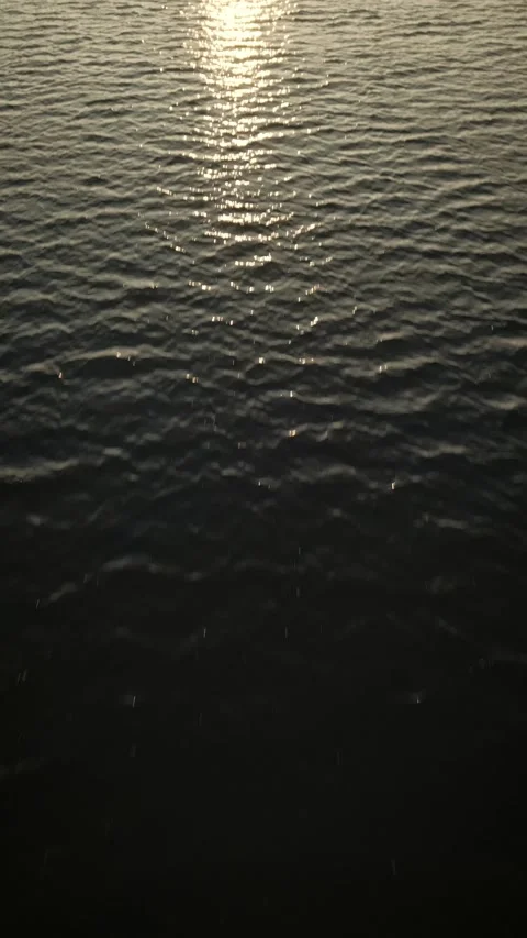 Vertical Waves drone shot during the Sunrise 库存影片 229926146