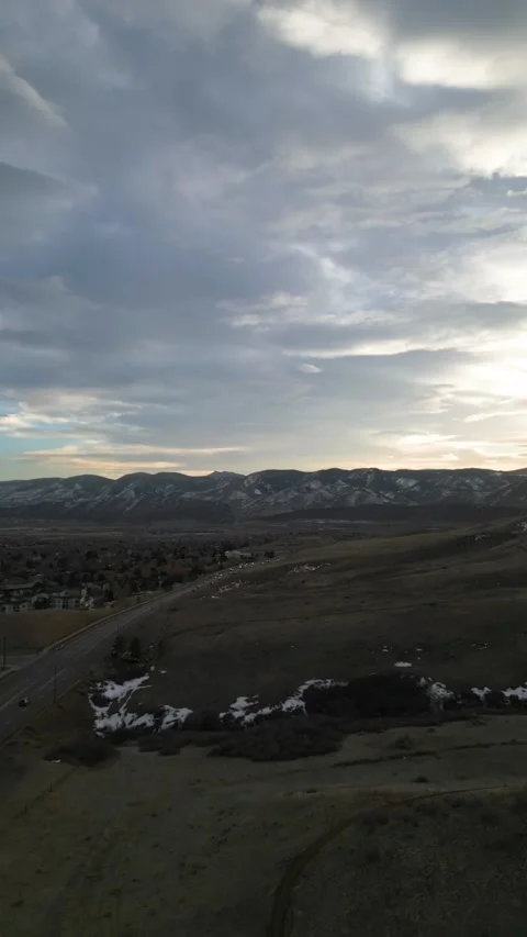 Vertiical mountains 動画素材 236893931