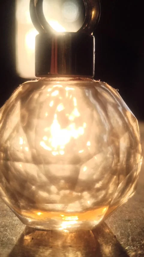 A Very Beautiful Perfume Bottle Vídeo Stock 283274999