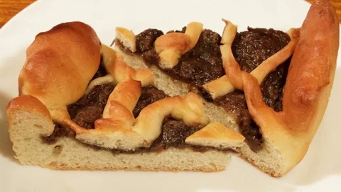 Very delicious fruit pie with tea. Video stock 74107430