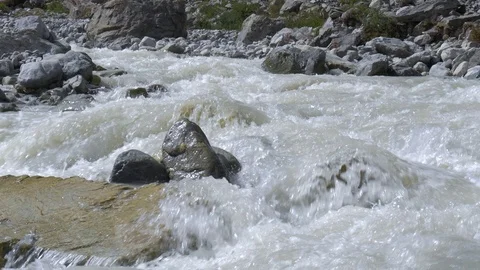 Very fast mountain river. Video stock 94254468