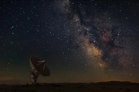 Very Large Array with Milky Way at New Mexico. Stockfoto's