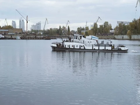 Vessel floats through the serving area in a dock Stock Footage 71867113